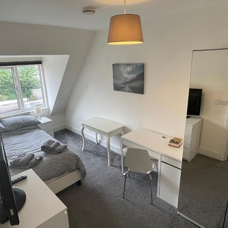 2 Bedroom 2 Bathroom Apartment 8 Including Free Parking 布罗姆利 外观 照片