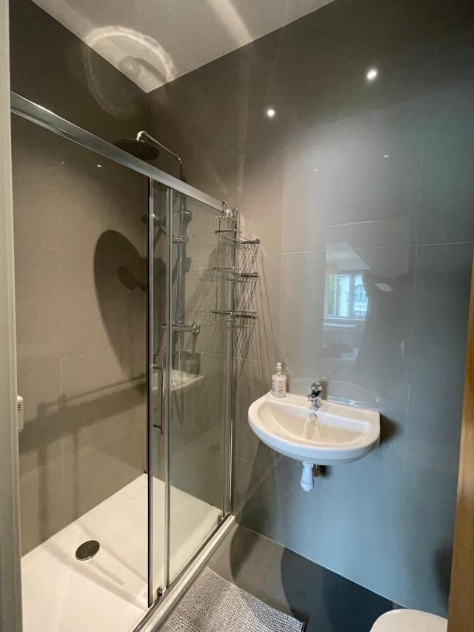 2 Bedroom 2 Bathroom Apartment 8 Including Free Parking 布罗姆利 外观 照片