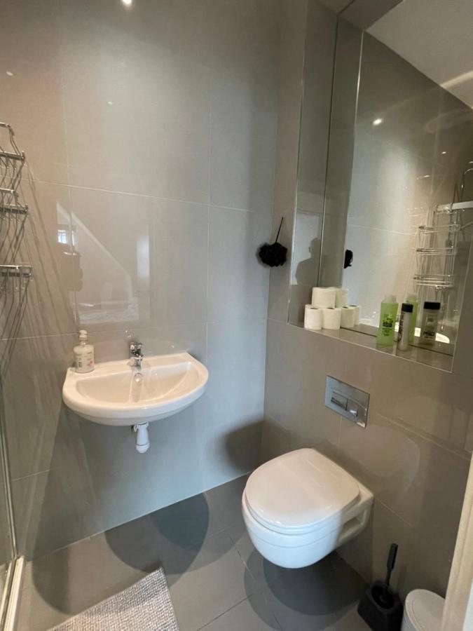 2 Bedroom 2 Bathroom Apartment 8 Including Free Parking 布罗姆利 外观 照片